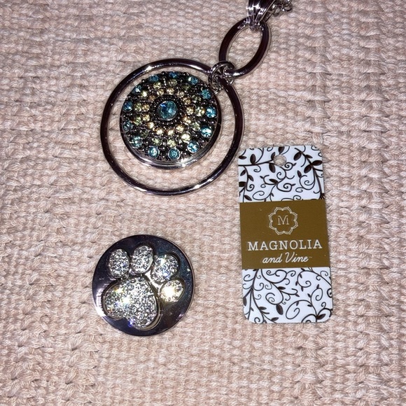 Magnolia and Vine large (30mm) snap pendant with 2 snaps - Picture 14 of 14